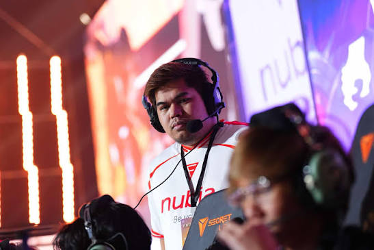 Phía sau ánh hào quang EWC: Ai sẽ là nhân vật chính trong siêu phẩm Level Up mùa 2? 3 Hình ảnh vị HLV ArSy (Team Liquid) với những chiến lược đỉnh cao phía sau hậu trường